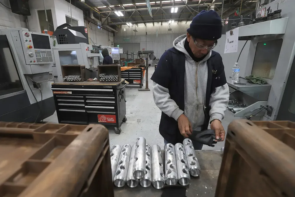 trabajador-en-maquila-de-ciudad-juarez