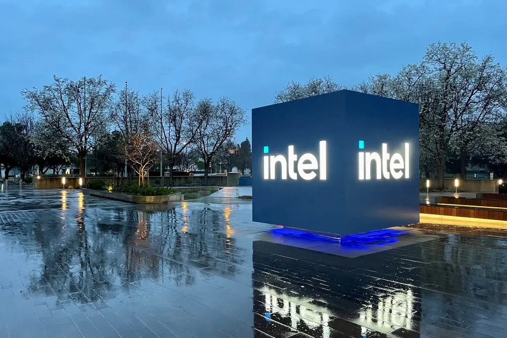 4010082-0-86004300-1750415501-Intel-Robert-Noyce-Bldg-2