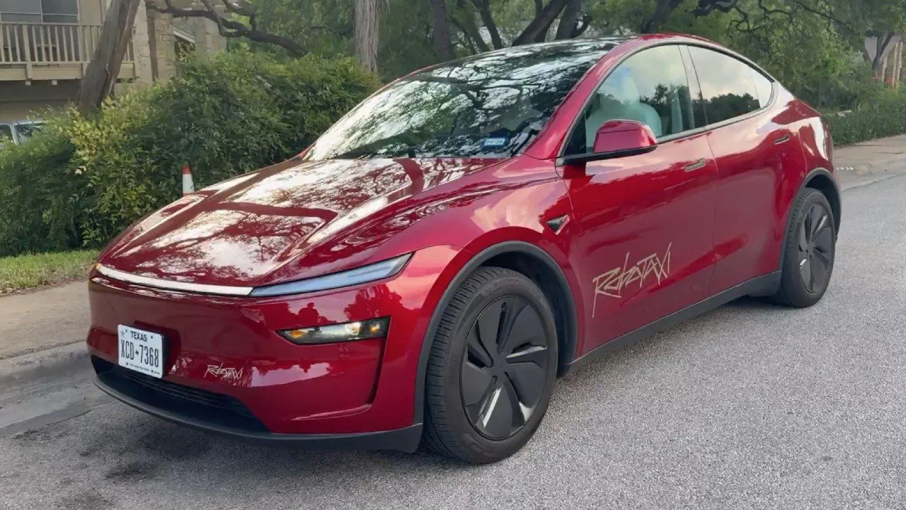 tesla-model-y-robotaxis-autonomos-diferencias-2025108896-1751015808_1