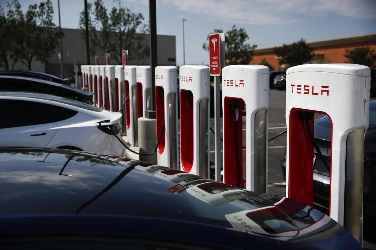 N4 - Tesla