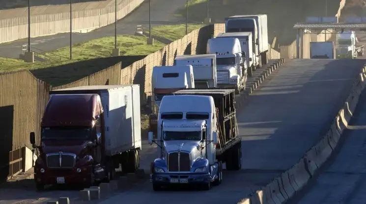 1-02-solicita-industria-del-autotransporte-dialogo-con-sict-6922html-camionpng-4876html-d13f488d-fc6d-4097-a9ce-5b402de0eb2c